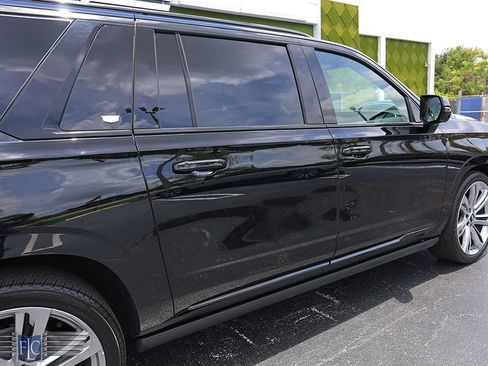 Used 2026 Cadillac Escalade ESV Platinum Sport AWD/4WD image 10