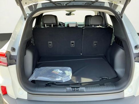 New 2026 Ford Escape SE w/ PHEV Premium Package FWD image 38