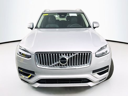 Used 2025 Volvo XC90 T8 Plus w/ Protection Package Premier AWD/4WD image 5