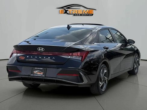 Used 2025 Hyundai Elantra SEL w/ Cargo Package FWD image 6