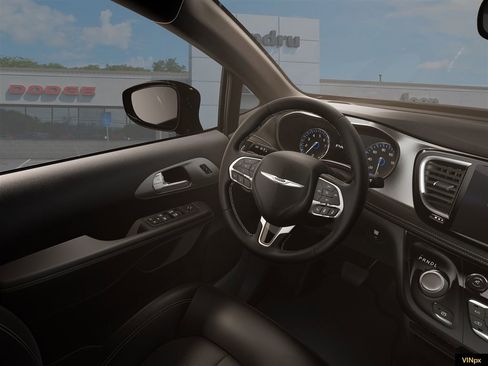New 2026 Chrysler Pacifica Select image 21
