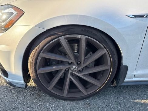 Used 2019 Volkswagen Golf R 4-Door AWD/4WD image 5