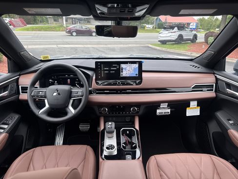 New 2026 Mitsubishi Outlander AWD image 18