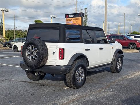 Used 2022 Ford Bronco Badlands image 6