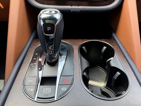 Used 2023 Bentley Bentayga AWD/4WD image 91