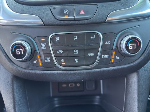 Used 2024 Chevrolet Equinox LT FWD image 28