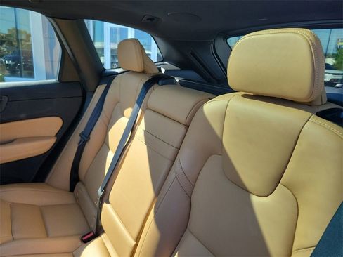 Used 2021 Volvo XC60 T5 Inscription w/ Protection Package Premier image 15