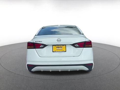 Used 2025 Nissan Altima 2.5 SV FWD image 10