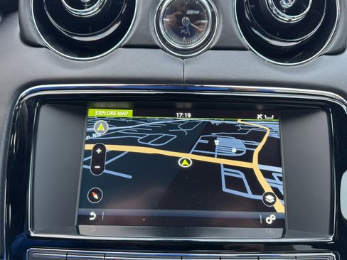 Used 2016 Jaguar XJ L Portfolio image 20