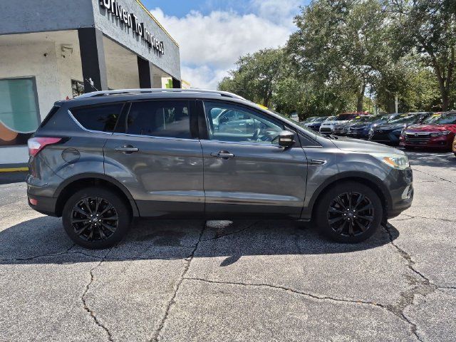 Used 2017 Ford Escape Titanium FWD image 4