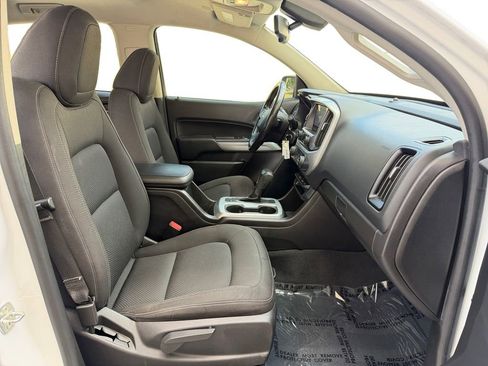 Used 2021 Chevrolet Colorado LT w/ LT Convenience Package AWD/4WD image 18
