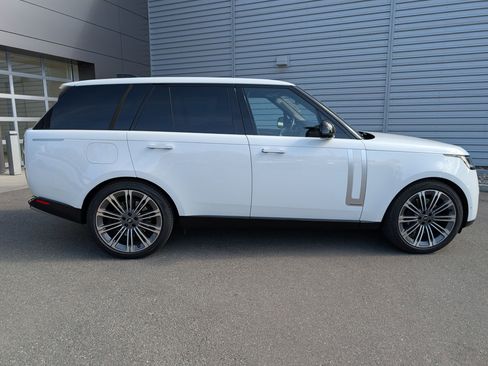 Used 2023 Land Rover Range Rover Autobiography AWD/4WD image 5