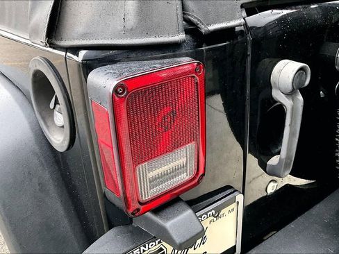 Used 2014 Jeep Wrangler Unlimited Sport w/ Power Convenience Group image 21