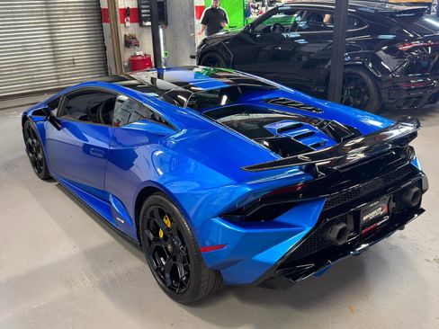 Used 2023 Lamborghini Huracan Tecnica image 10