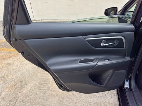 Used 2018 Nissan Altima 2.5 SL FWD image 34
