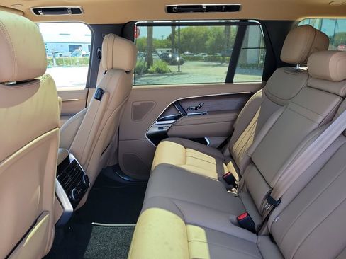 New 2026 Land Rover Range Rover Long Wheelbase SE AWD/4WD image 16