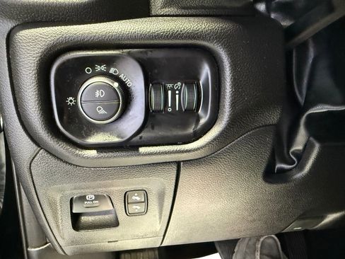 Used 2025 RAM 1500 Laramie image 19