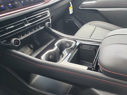 New 2026 Chevrolet Traverse Z71 image 25