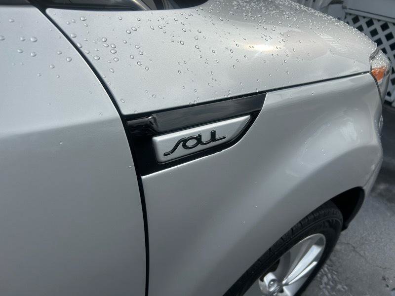 Used 2016 Kia Soul + FWD image 30