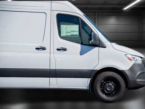 Used 2024 Mercedes-Benz Sprinter 144 Cargo image 5