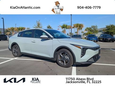 Used 2025 Kia K4 FWD image 1