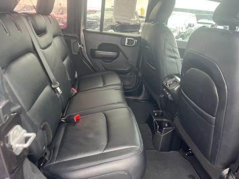 Used 2020 Jeep Wrangler Unlimited Sport S image 29