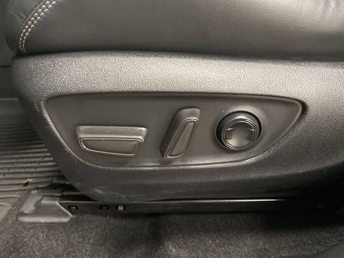 Used 2021 Toyota RAV4 XLE Premium image 16