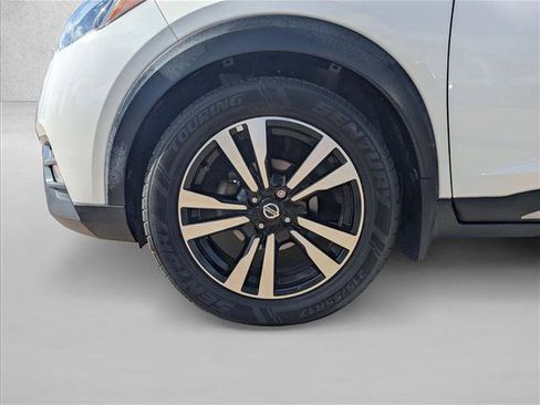 Used 2020 Nissan Kicks SR w/ SR Premium Package FWD image 21