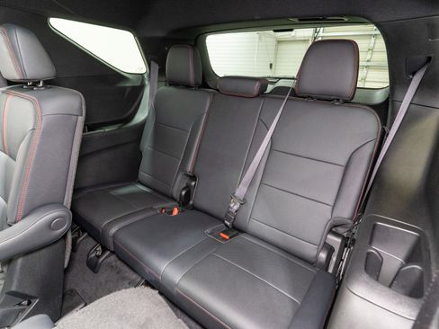 Used 2024 Chevrolet Traverse RS image 35