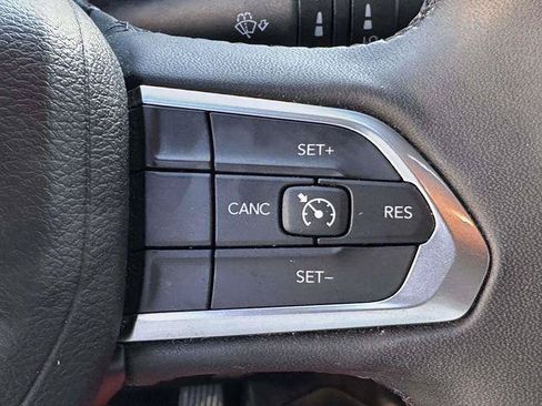 Used 2024 Jeep Compass Latitude AWD/4WD image 25