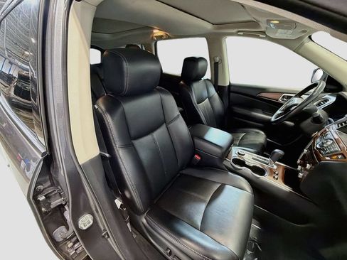 Used 2019 Nissan Pathfinder Platinum AWD/4WD image 33