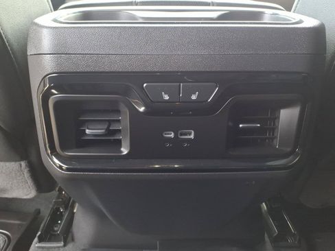 Used 2024 GMC Sierra 1500 AT4 w/ Technology Package AWD/4WD image 19