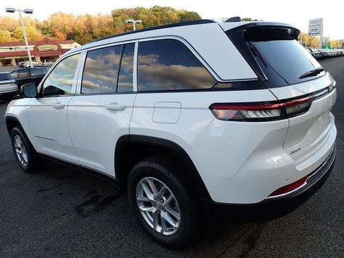 New 2025 Jeep Grand Cherokee Laredo X image 3