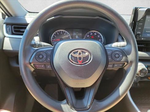 Used 2021 Toyota RAV4 XLE FWD image 16