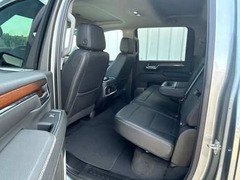 Used 2024 GMC Sierra 2500 Denali w/ Technology Package AWD/4WD image 15