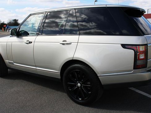Used 2014 Land Rover Range Rover HSE image 14