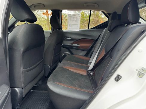 Used 2019 Nissan Kicks SR image 13