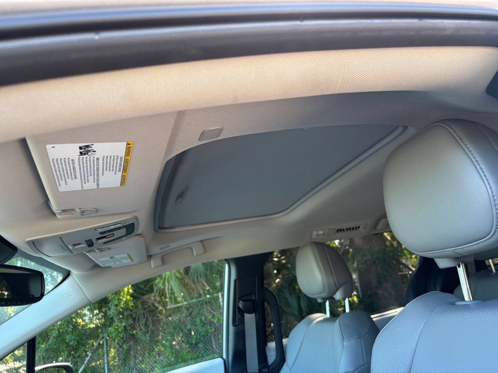 Used 2025 Toyota Sienna XLE FWD image 30