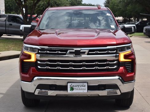 Used 2025 Chevrolet Silverado 1500 LTZ AWD/4WD image 3