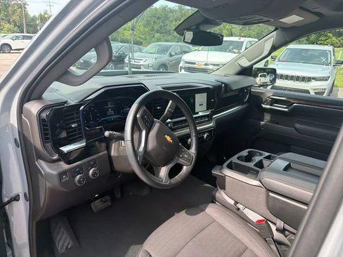 Used 2024 Chevrolet Silverado 1500 LT AWD/4WD image 16