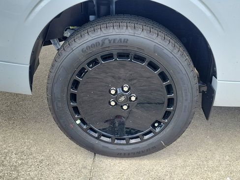 New 2026 Ford Maverick Lobo AWD/4WD image 5