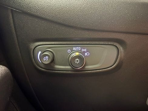 Used 2022 Chevrolet Equinox LS AWD/4WD image 10