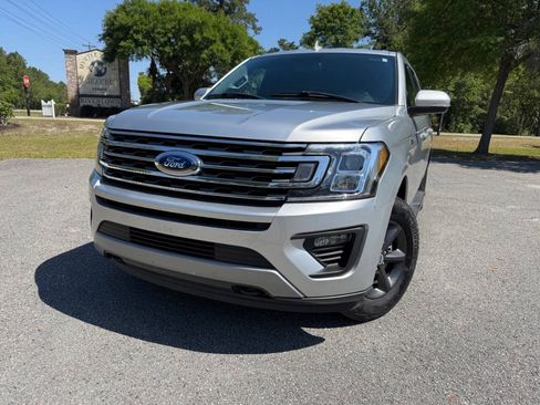 Used 2019 Ford Expedition Max XLT w/ Equipment Group 202A AWD/4WD image 4
