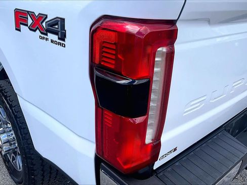 Used 2023 Ford F250 Lariat w/ Lariat Ultimate Package AWD/4WD image 27
