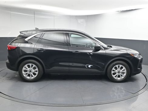 Used 2023 Ford Escape Active w/ Tech Pack #1 image 9