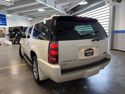 Used 2014 GMC Yukon XL Denali AWD/4WD image 7