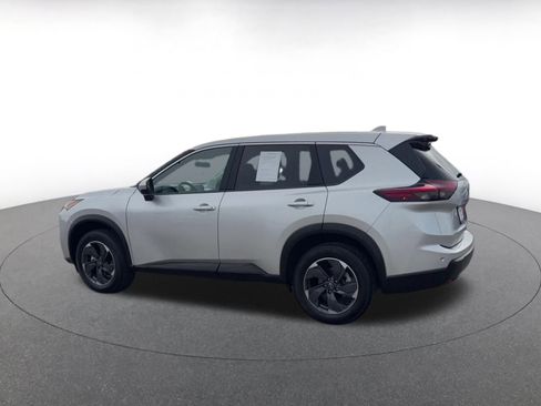 Used 2025 Nissan Rogue SV image 10