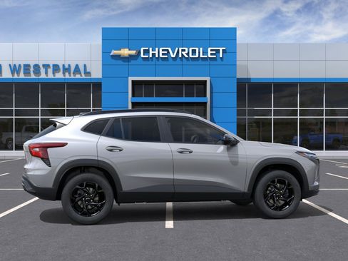 New 2026 Chevrolet Trax LT w/ Driver Confidence Package image 5