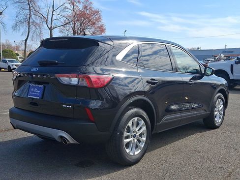 Used 2022 Ford Escape SE w/ Cold Weather Package AWD/4WD image 7