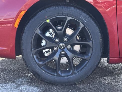 New 2026 Chrysler Pacifica Select image 8